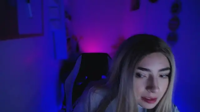 Snapshot of channel_blondee chatting on 02-17-26, 11:44 channel blondee online show from 02-17-26, 11:44