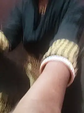 Snapshot of farana_bhat chatting on 01-11-26, 04:39 farana bhat online show from 01-11-26, 04:39