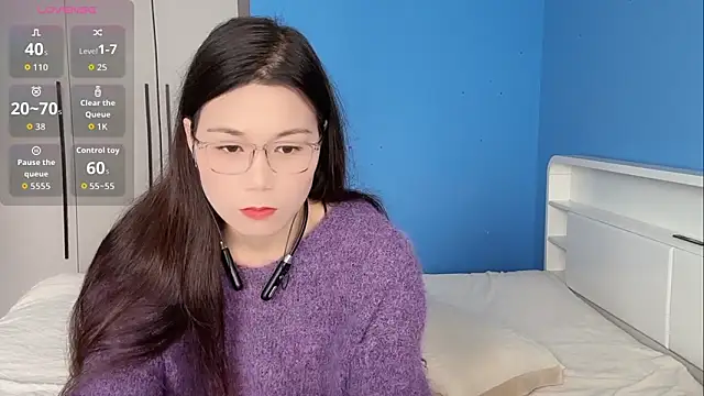 Snapshot of Emma-mimi chatting on 12-22-25, 05:15 Emma-mimi online show from 12-22-25, 05:15