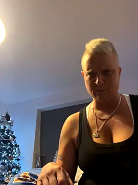 Bendoverbetty3 online show from 12-21-25, 09:55