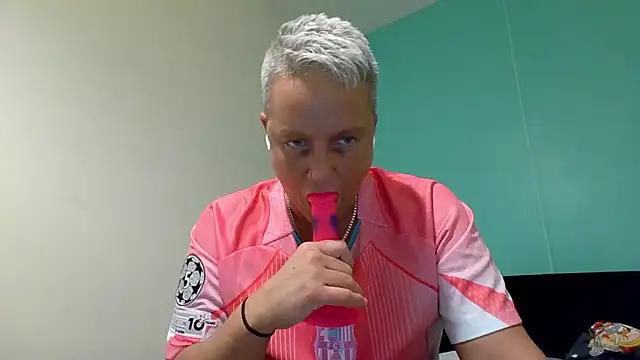 Bendoverbetty3 online show from 01-12-26, 09:09