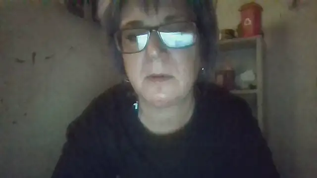 Snapshot of becky1111 chatting on 06-25-26, 11:09 becky1111 online show from 06-25-26, 11:09