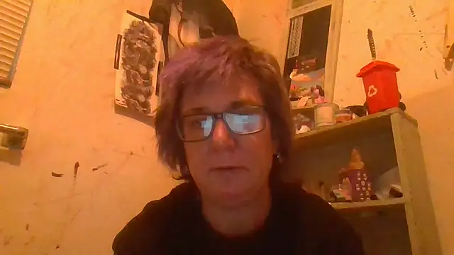 Snapshot of becky1111 chatting on 06-26-26, 11:25 becky1111 online show from 06-26-26, 11:25