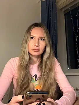 1Moonlight1 online show from 12-20-25, 05:42