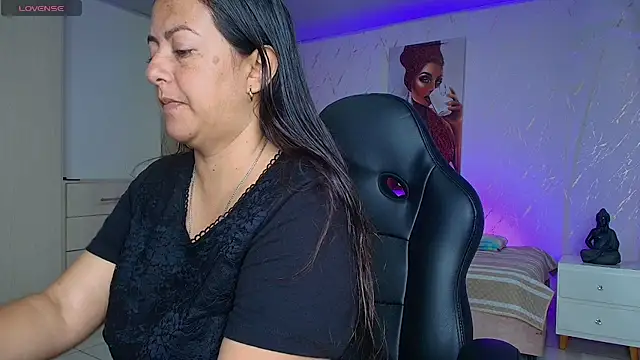 Snapshot of evelyn_harpeery chatting on 05-09-26, 10:53 evelyn harpeery online show from 05-09-26, 10:53