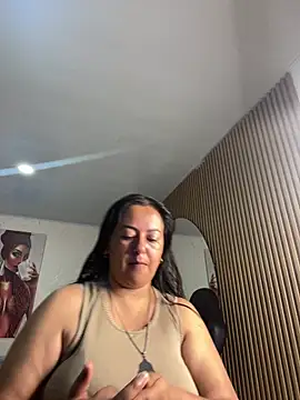 Snapshot of evelyn_harpeery chatting on 05-21-26, 10:55 evelyn harpeery online show from 05-21-26, 10:55