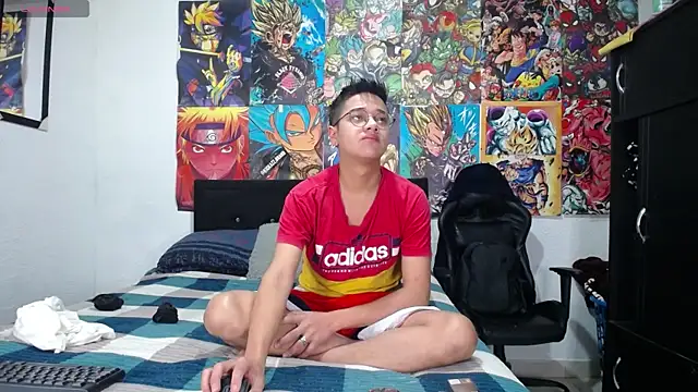 Snapshot of Golden_Boysx chatting on 04-12-26, 11:15 Golden Boysx online show from 04-12-26, 11:15
