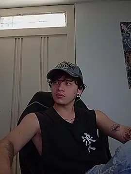 Snapshot of mathias_crimson chatting on 12-22-25, 02:47 mathias crimson online show from 12-22-25, 02:47