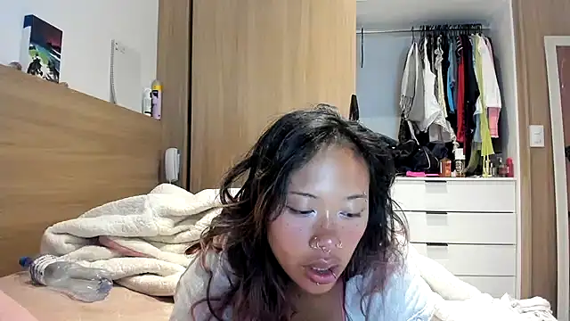 Snapshot of heavenngirlyy444 chatting on 01-11-26, 07:24 heavenngirlyy444 online show from 01-11-26, 07:24