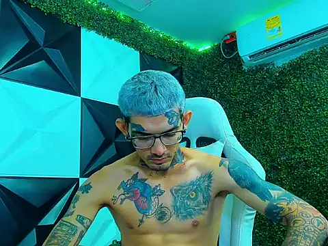 Snapshot of Boy_tatto77 chatting on 01-31-26, 07:11 Boy tatto77 online show from 01-31-26, 07:11