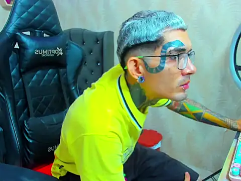 Snapshot of Boy_tatto77 chatting on 02-07-26, 05:05 Boy tatto77 online show from 02-07-26, 05:05