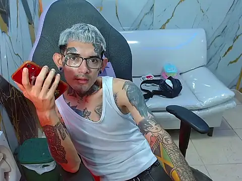 Snapshot of Boy_tatto77 chatting on 02-15-26, 03:53 Boy tatto77 online show from 02-15-26, 03:53