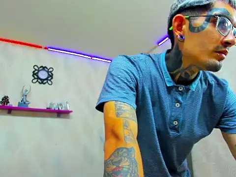 Snapshot of Boy_tatto77 chatting on 02-19-26, 06:37 Boy tatto77 online show from 02-19-26, 06:37