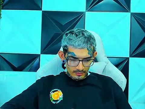 Snapshot of Boy_tatto77 chatting on 02-21-26, 07:15 Boy tatto77 online show from 02-21-26, 07:15