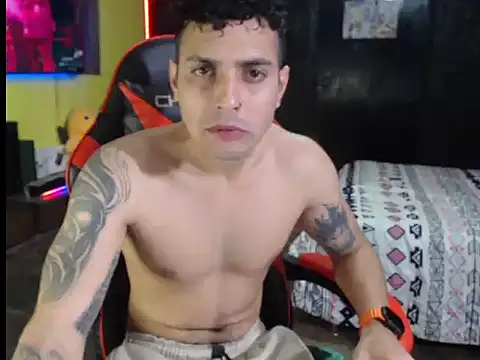 Snapshot of JustynAle2025 chatting on 12-22-25, 11:02 JustynAle2025 online show from 12-22-25, 11:02