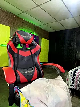 Snapshot of JustynAle2025 chatting on 01-13-26, 03:34 JustynAle2025 online show from 01-13-26, 03:34