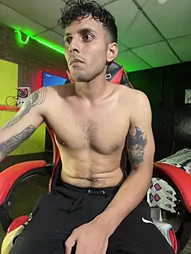 Snapshot of JustynAle2025 chatting on 01-15-26, 02:27 JustynAle2025 online show from 01-15-26, 02:27