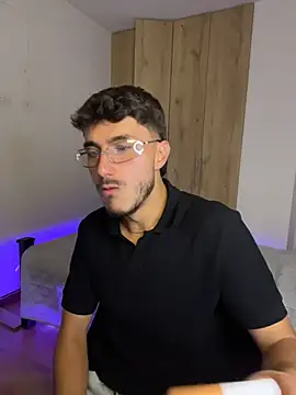 Snapshot of LIAM_COLT chatting on 04-19-26, 10:45 LIAM COLT online show from 04-19-26, 10:45