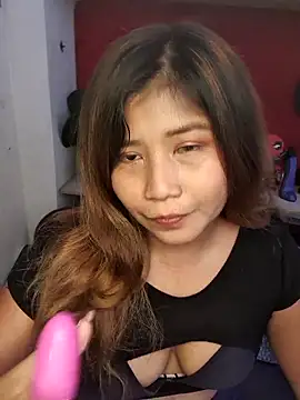 Snapshot of Michelle_Ju17 chatting on 12-18-25, 07:42 Michelle Ju17 online show from 12-18-25, 07:42