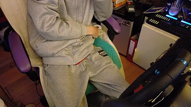 Snapshot of Gay-Versaut chatting on 01-13-26, 11:21 Gay-Versaut online show from 01-13-26, 11:21