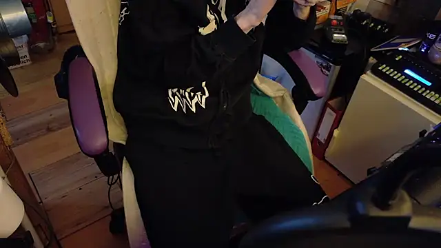 Snapshot of Gay-Versaut chatting on 01-16-26, 06:12 Gay-Versaut online show from 01-16-26, 06:12