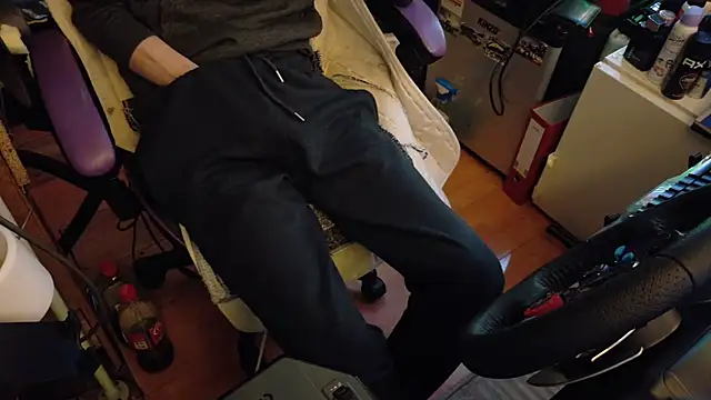 Snapshot of Gay-Versaut chatting on 03-14-26, 06:02 Gay-Versaut online show from 03-14-26, 06:02