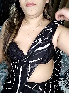 Snapshot of Sweet-janvi chatting on 12-18-25, 06:36 Sweet-janvi online show from 12-18-25, 06:36