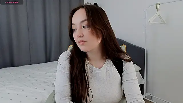 fallin lovee online show from 03-09-26, 01:48