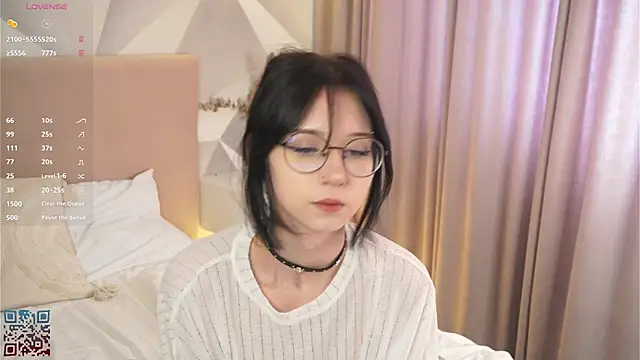 DeliaLoma online show from 03-31-26, 06:25