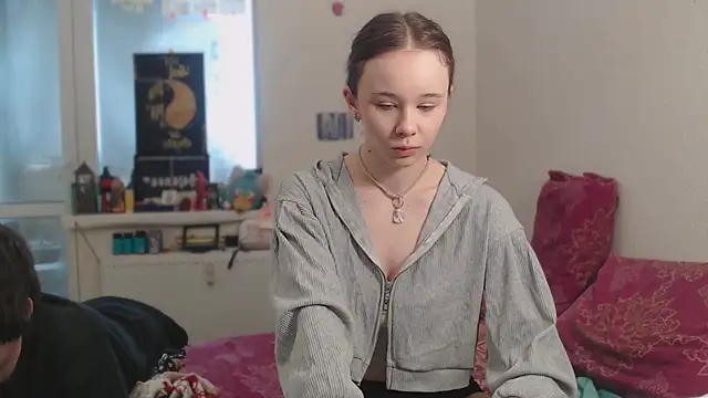 Snapshot of MaryJane_x_Peter chatting on 02-02-26, 11:42 MaryJane x Peter online show from 02-02-26, 11:42