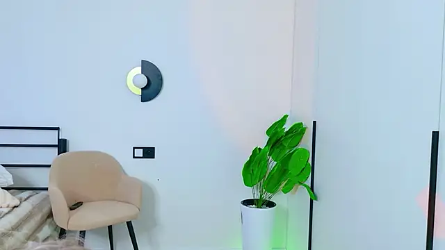 MidnightLily  online show from 03-25-26, 02:28