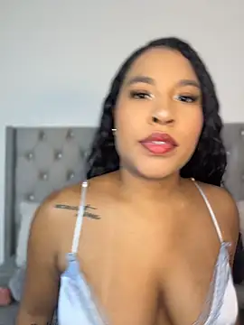 izzybelmonth12 online show from 04-17-26, 08:01