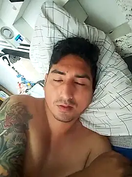 Snapshot of Yrresistible666 chatting on 01-13-26, 03:39 Yrresistible666 online show from 01-13-26, 03:39