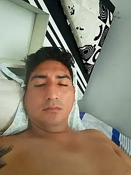 Snapshot of Yrresistible666 chatting on 01-15-26, 01:05 Yrresistible666 online show from 01-15-26, 01:05