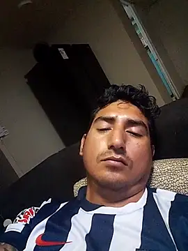 Snapshot of Yrresistible666 chatting on 02-02-26, 03:16 Yrresistible666 online show from 02-02-26, 03:16