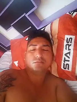 Snapshot of Yrresistible666 chatting on 02-05-26, 12:43 Yrresistible666 online show from 02-05-26, 12:43