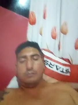 Snapshot of Yrresistible666 chatting on 02-07-26, 03:43 Yrresistible666 online show from 02-07-26, 03:43