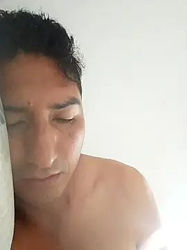 Snapshot of Yrresistible666 chatting on 03-09-26, 04:22 Yrresistible666 online show from 03-09-26, 04:22