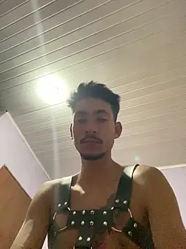 Snapshot of GuioficialBr chatting on 02-05-26, 04:50 GuioficialBr online show from 02-05-26, 04:50