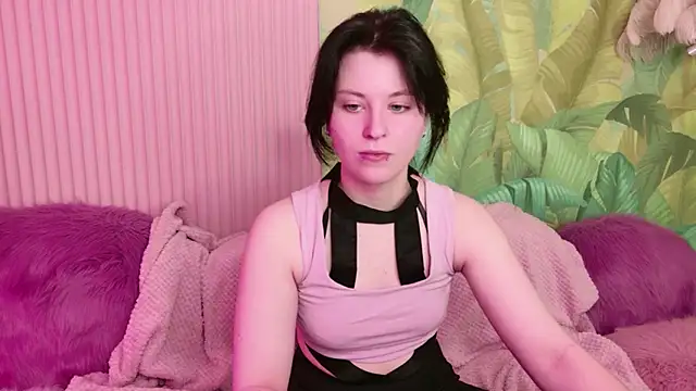 Snapshot of Milana_Cold chatting on 01-19-26, 03:38 Milana Cold online show from 01-19-26, 03:38