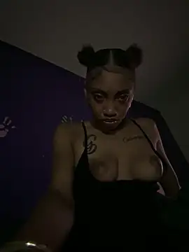 Snapshot of Davineniy chatting on 05-31-26, 07:48 Davineniy online show from 05-31-26, 07:48
