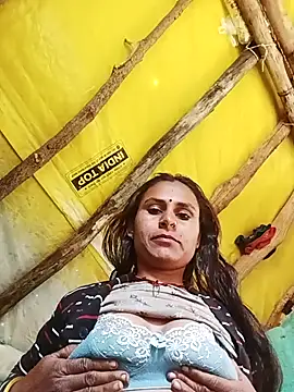 Snapshot of Cuty_priti chatting on 01-12-26, 04:18 Cuty priti online show from 01-12-26, 04:18