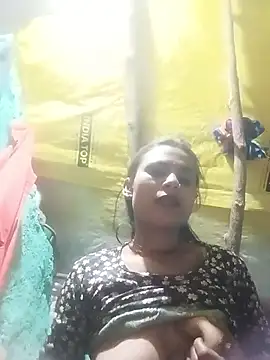 Snapshot of Cuty_priti chatting on 01-12-26, 04:23 Cuty priti online show from 01-12-26, 04:23