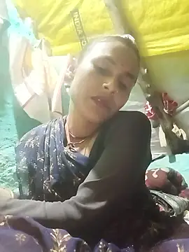 Snapshot of Cuty_priti chatting on 02-13-26, 04:25 Cuty priti online show from 02-13-26, 04:25