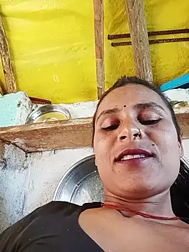 Snapshot of Cuty_priti chatting on 03-01-26, 07:54 Cuty priti online show from 03-01-26, 07:54