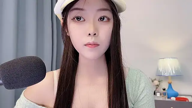 smalldaisy online show from 04-14-26, 04:40