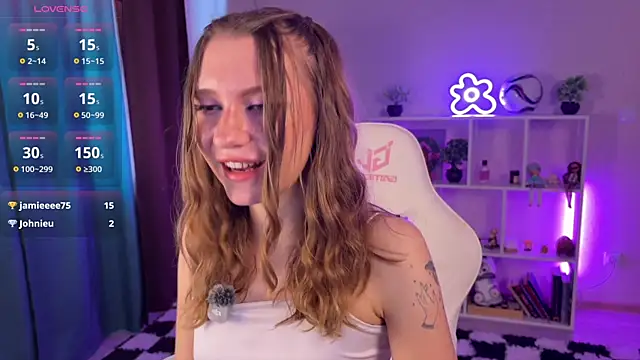 Snapshot of KellySunn chatting on 07-18-26, 08:29 KellySunn online show from 07-18-26, 08:29