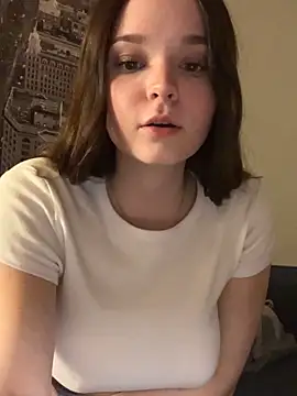 Snapshot of ElenaMariee chatting on 12-20-25, 10:06 ElenaMariee online show from 12-20-25, 10:06