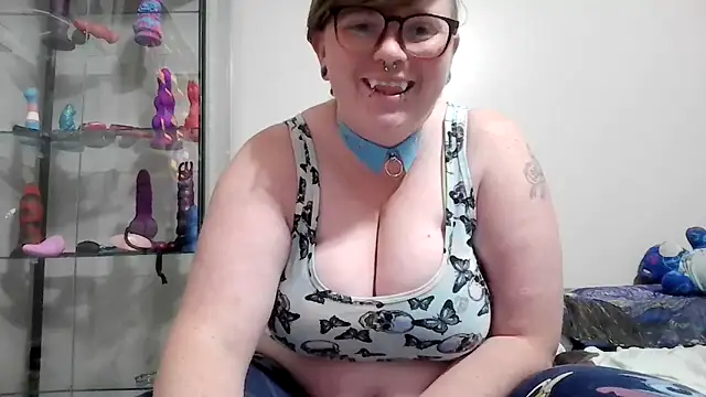 Snapshot of Pupghostt chatting on 12-21-25, 07:43 Pupghostt online show from 12-21-25, 07:43