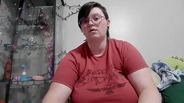 Snapshot of Pupghostt chatting on 02-09-26, 06:12 Pupghostt online show from 02-09-26, 06:12